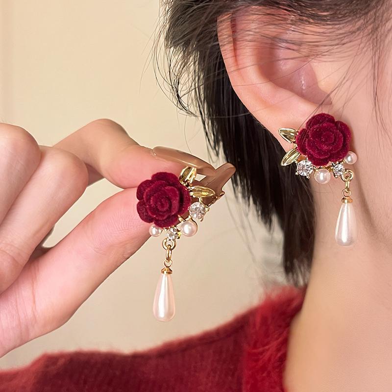 111 Silver Needle French Retro Velvet Flower Pearl Earrings Female, Light Luxury Premium Fairy Rose Earrings 925 silver needle