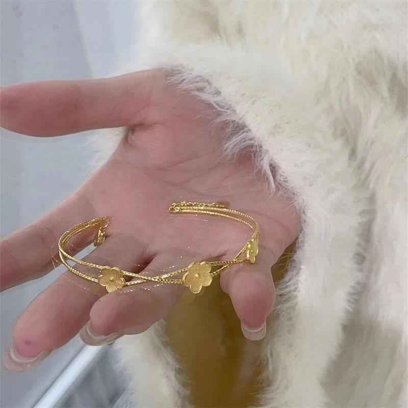 Double-layer Crossed Flower Bracelet Light Luxury High-end Temperament Bracelet Women's Fashion Design Sense Jewelry Women