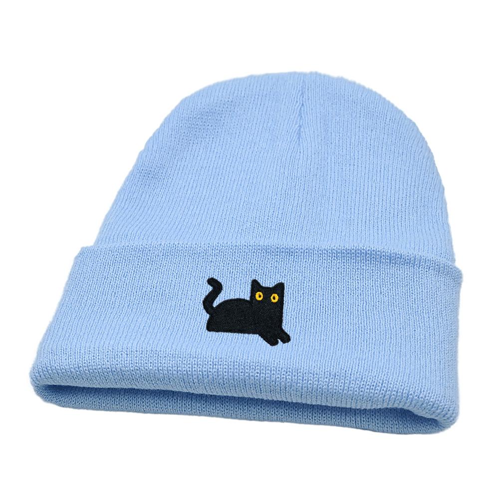 Autumn and winter warm knitted pullover hat for men and women, cute black cat pattern embroidered yarn beanie hat