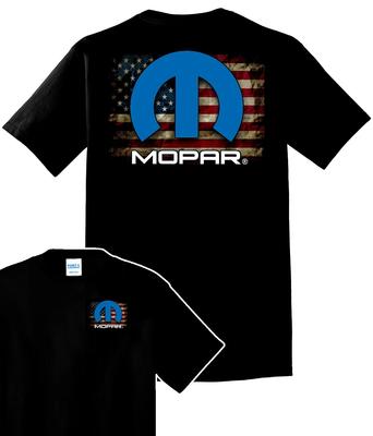 MOPAR "M" EMBLEM mit Amerikanischer Flagge Schwarzes T-Shirt (Lizenziert)