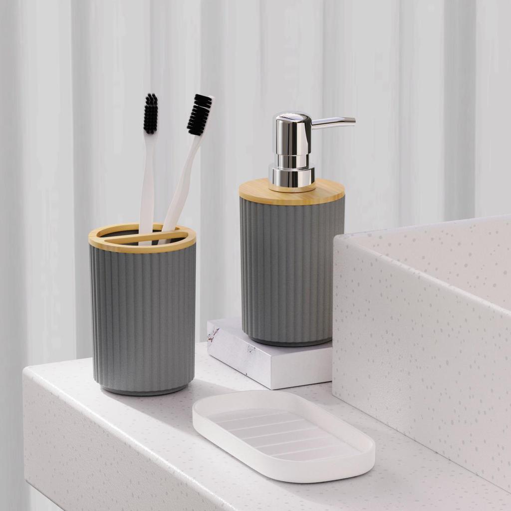 Ensemble de salle de bain en bois de bambou: Comprend Bouteilles, Brosse de Toilette, Porte-Brosse à Dents, Poubelle - 3 Pièces.