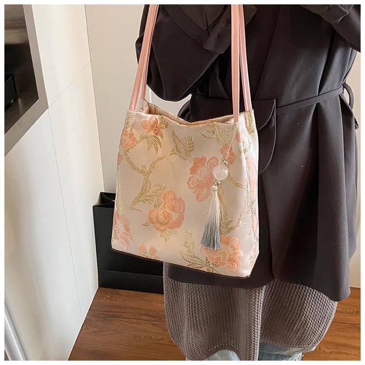 New Chinese Embroidery Single Shoulder Bag Women's Fashion Underarm Hanfu Tote
