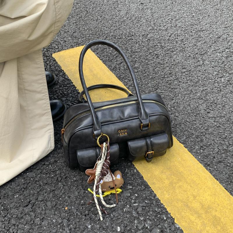 This year's popular Boston bag women's large-capacity 2025 new autumn and winter retro shoulder underarm commuter pillow bag