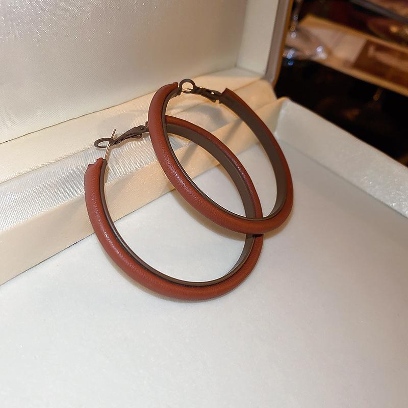 European and American retro autumn and winter geometric leather leopard print earrings light luxury stud earrings personality temperament earrings