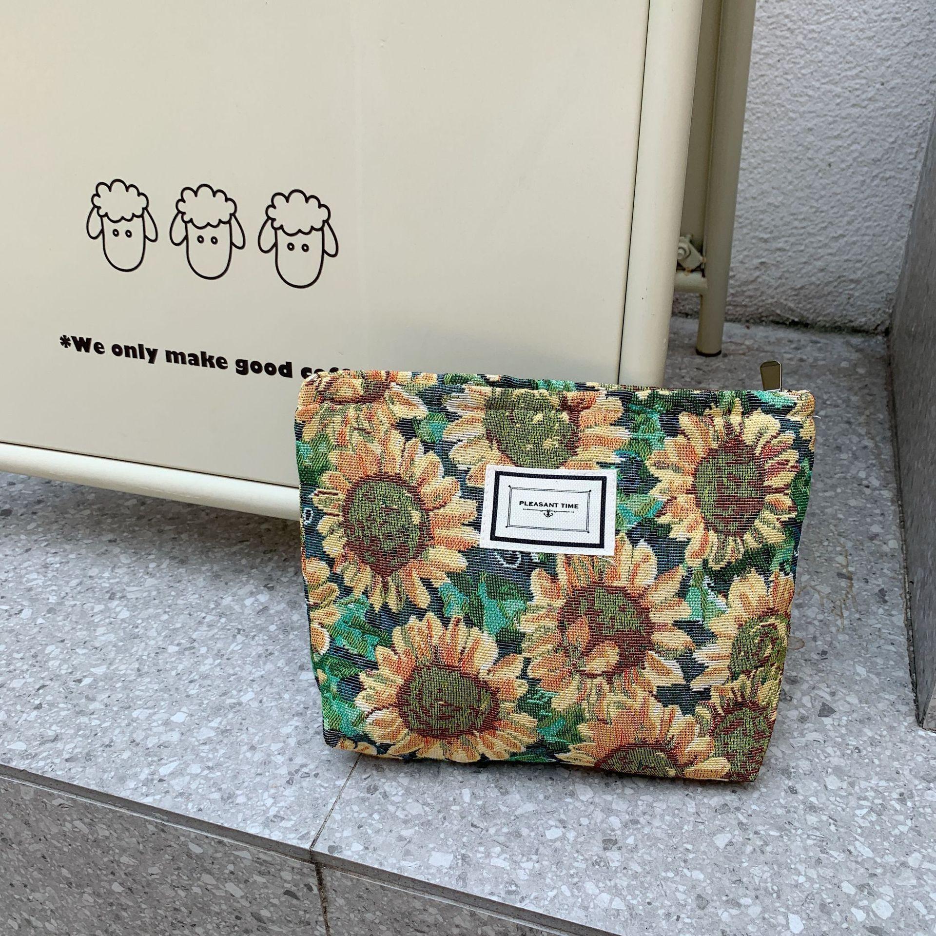 

Soft Trendy Embossed Floral Pattern Storage Bag With Grid Stylish Bag Makeup StyleA