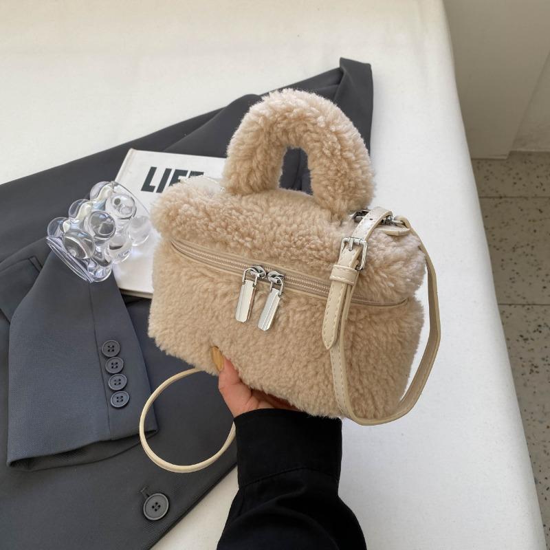 Lamb wool women's oblique span bag winter new shoulder bag trendy fashion plush handbag