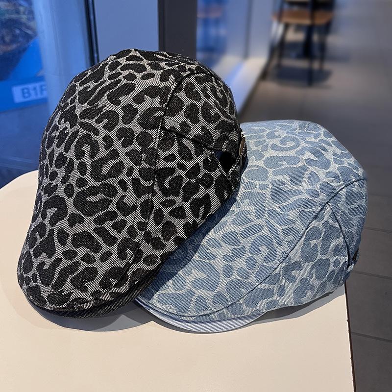 American retro new leopard print forward hat female spring and summer niche anti-wear beret show face small painter hat