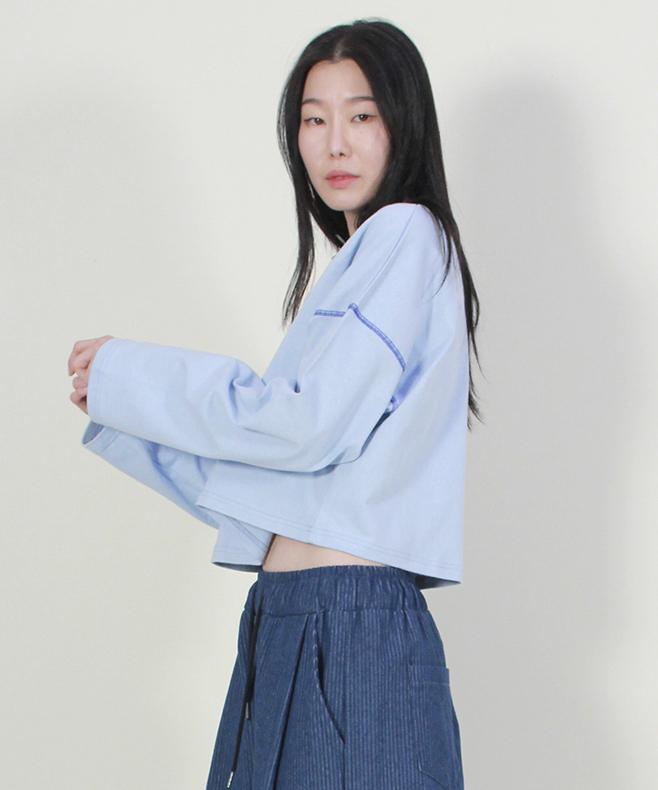 Deumakeu Color Stitch Maxi Crop T-Shirt Sky Blue