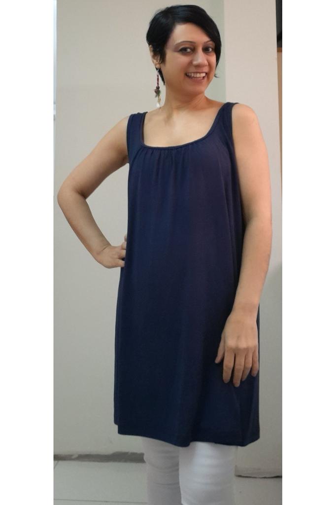 Damenstil Übergröße T-Shirt Marineblau gekämmte Baumwolle Viskose T-Shirt mit gerafften Vorder- und Rückenbändern