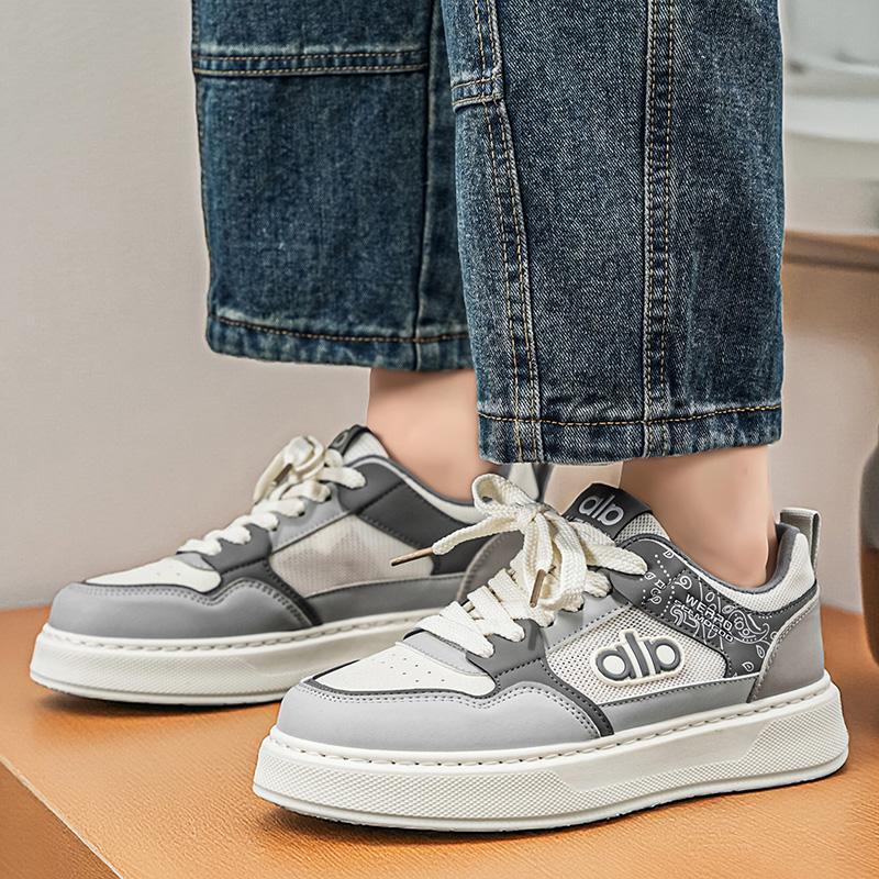 New Men's Classic Four Seasons Fashion Low Top Skateboarding Shoes Comfortable Soft Sole Sneakers