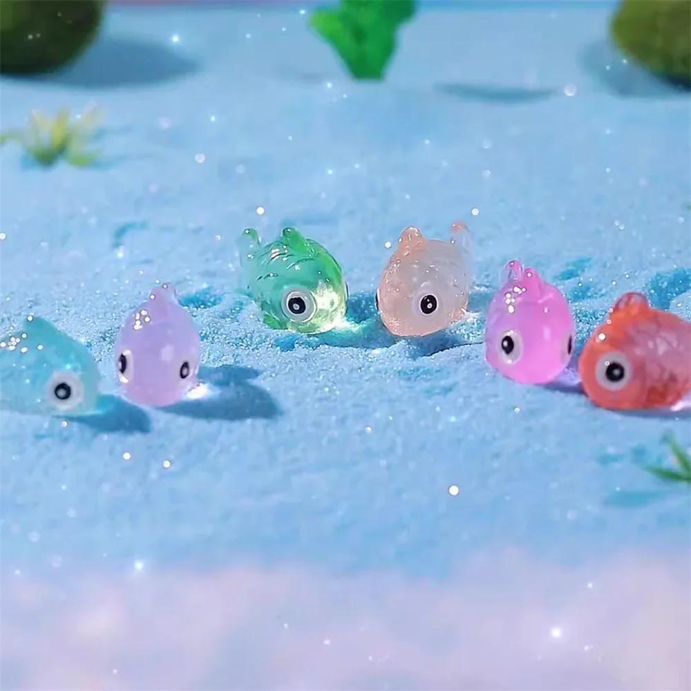 10Pcs Mini Luminous Fish Decorations Resin Crafts Moss Garden Fairy Dollhouse Ornaments Fish Tank Micro Landscape Desktop Decor