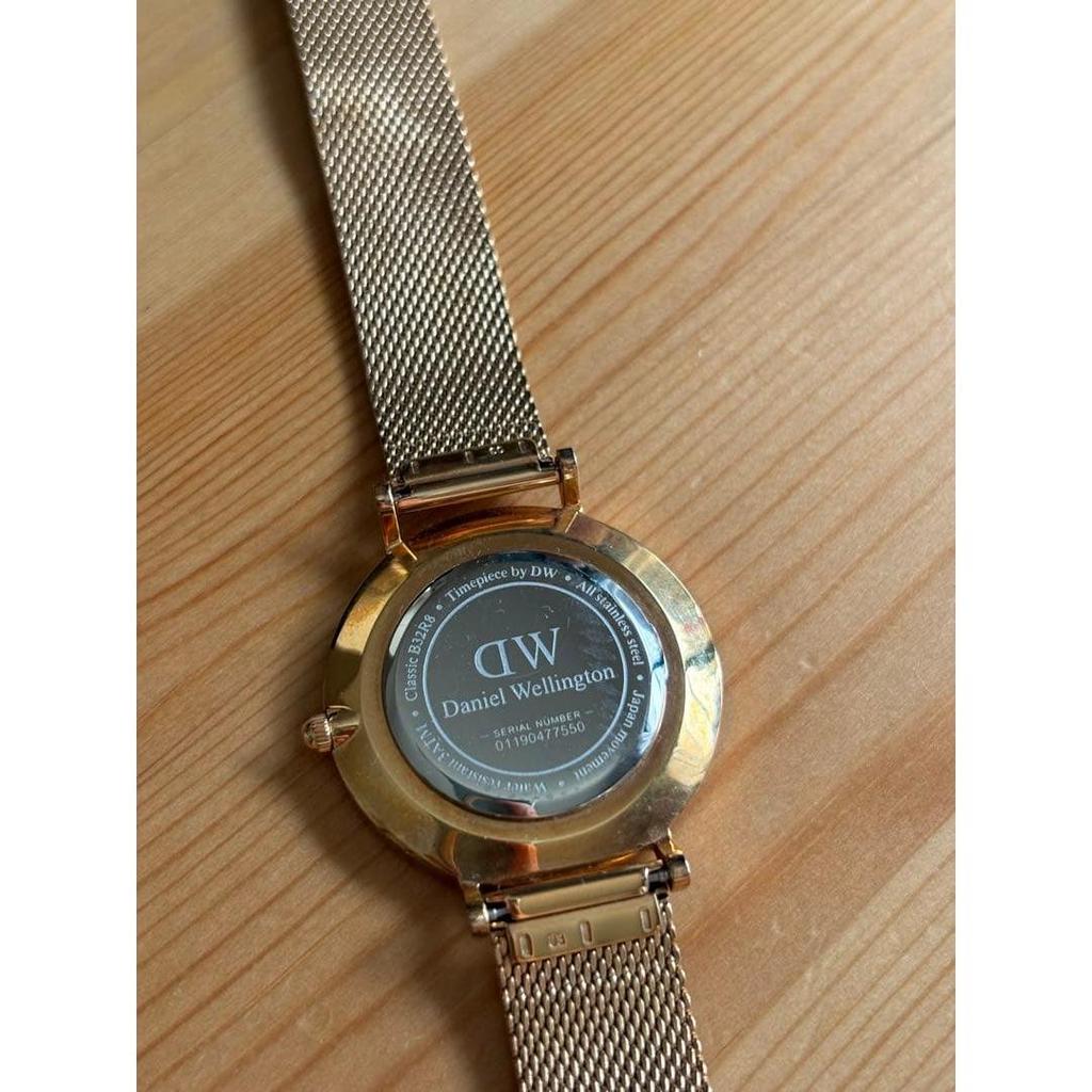 Used Daniel Wellington 32mm Gold Mesh Watch