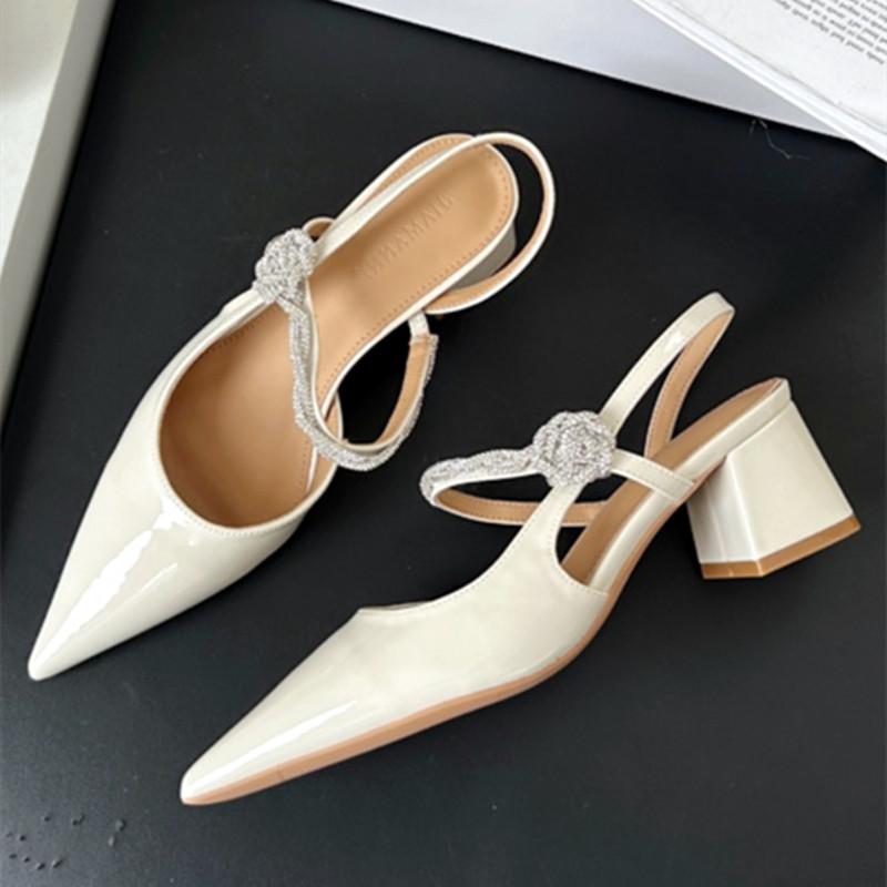 Fashion Luxury Rhinestone Flower Women Sandals High Quality Pointed Toe Patent Leather Square Heel Designer Shoes Fashion Women Shoes