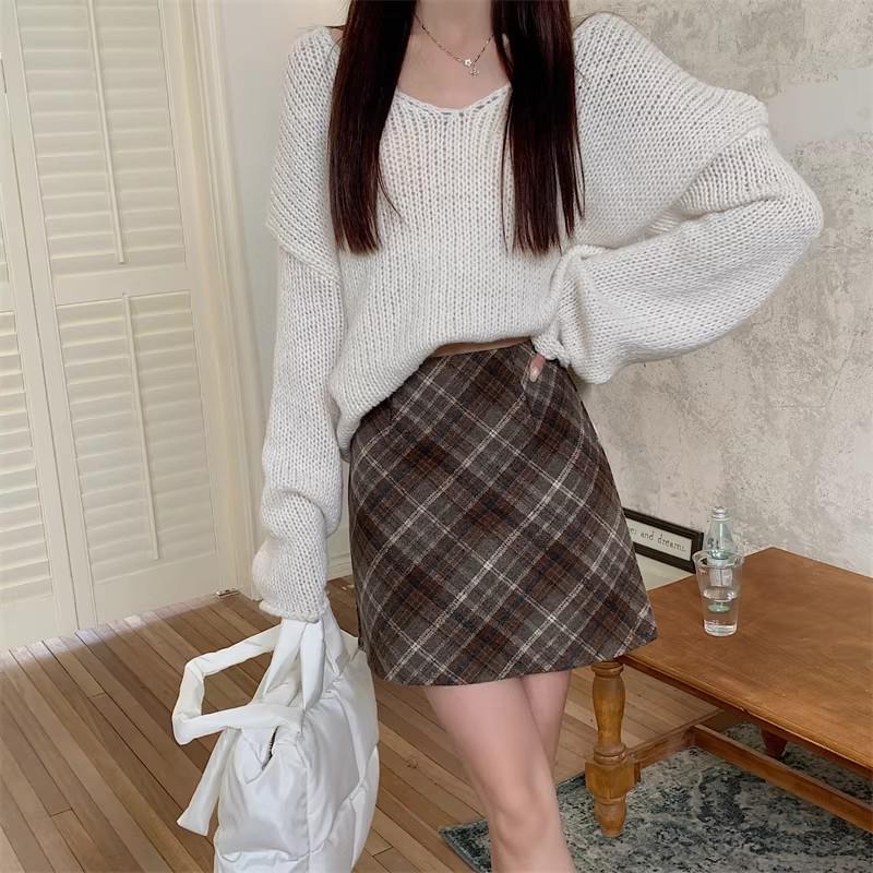 Wool Plaid A-line Mini Skirt - Women's 2025 Autumn/Winter Retro High-Waisted Hip-Hugging Style