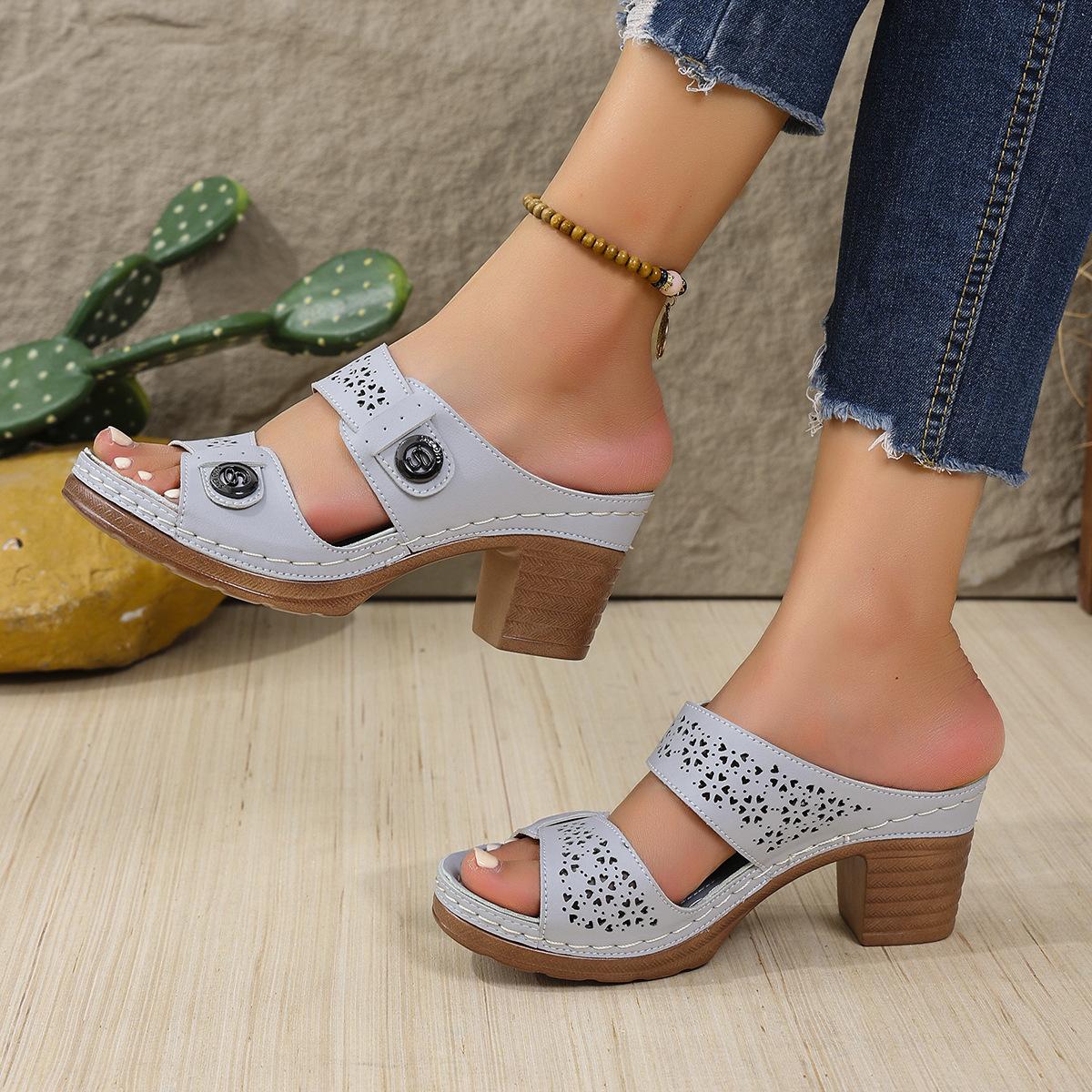 

European and American large size hollow PU thick-soled slippers retro car stitching wedge heel light beach cool slippers ebay 43 сірий колір