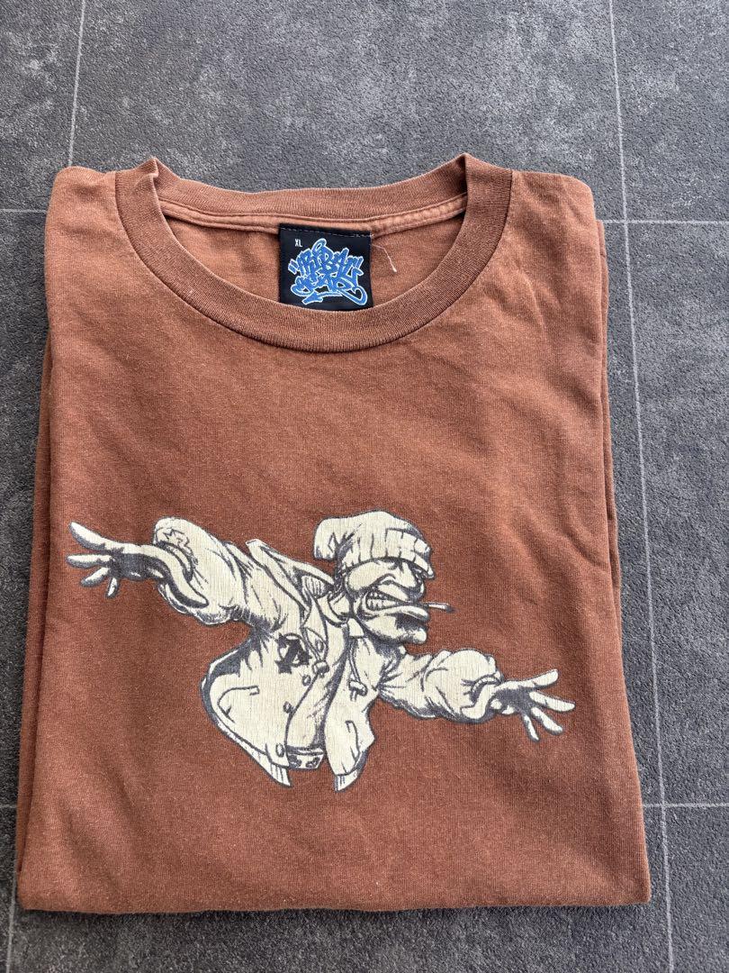 

[USED] Brown Graphic Anime T-Shirt