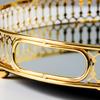 Goldverzierte Glas-Kosmetikaufbewahrungsschale Eleganter Make-up-Parfüm-Organizer Metallkonstruktion Präsentationsplatte