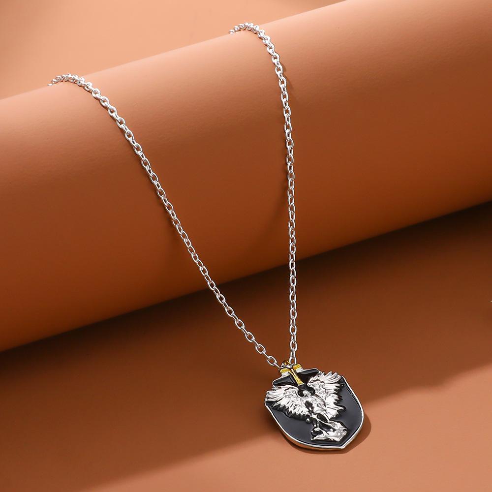 Personalized Dripping Oil Men'S Brand Lettering Pendant Retro Knight Wings Shield Pendant Necklace