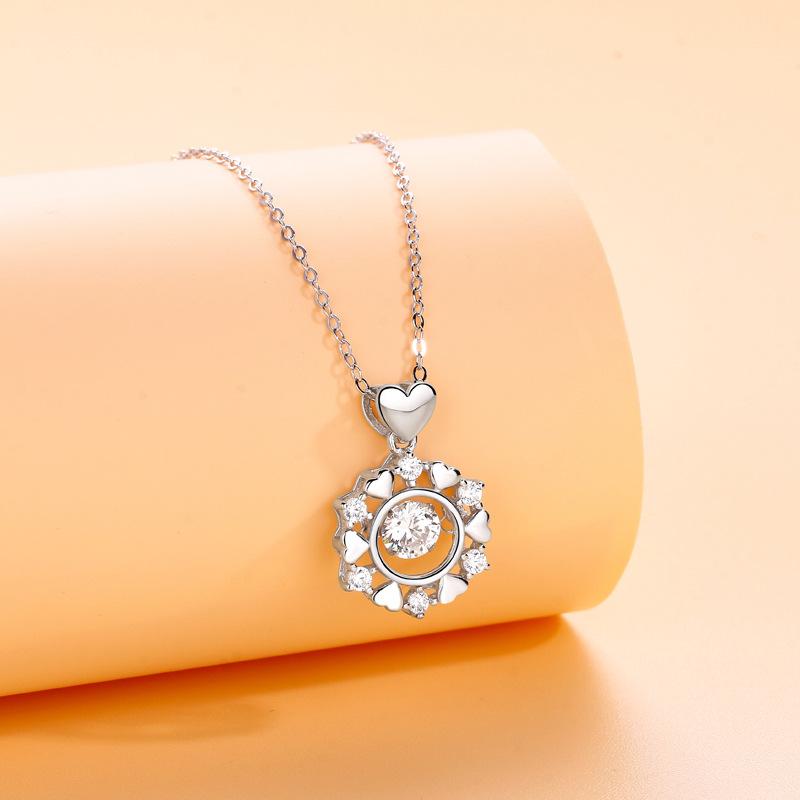 Beating Heart Necklace Female Love Smart Pendant High-end Temperament Heart Connected Clavicle Chain Jewelry