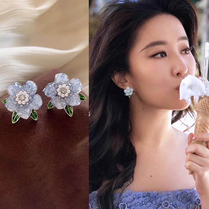 Trendy Crystal Gardenia Flower Earrings - Elegant & Versatile