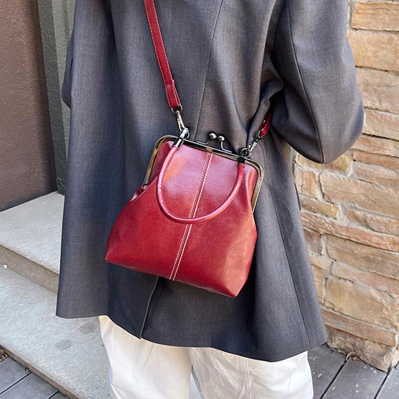 Yogodlns Vintage PU-nahast inspireeritud mini õlakott naistele, beež, kuldse pandlaga, reguleeritava rihmaga, stiilne väike crossbody kott