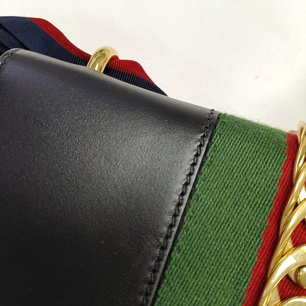 [Pre-Owned] Sylvie Gold Buckle Striped Web Satin Bow Wide Shoulder Strap Leather Handbag Crossbody Bag Shoulder Bag Small - Very Good #1F3DM4J