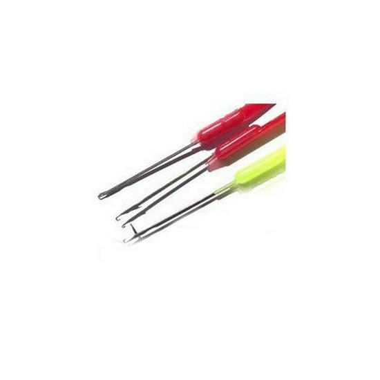 DIY-Schmuck-Werkzeugset: Spitzzange, Schere, Materialien für handgefertigte Ohrringe.