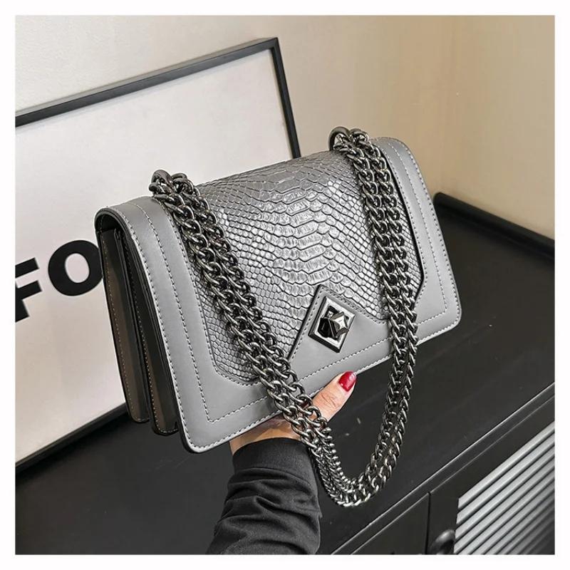 Geantă de umăr retro crossbody pentru femei metal turn lock decorare cântare de pește PU material lanț moda doamnelor