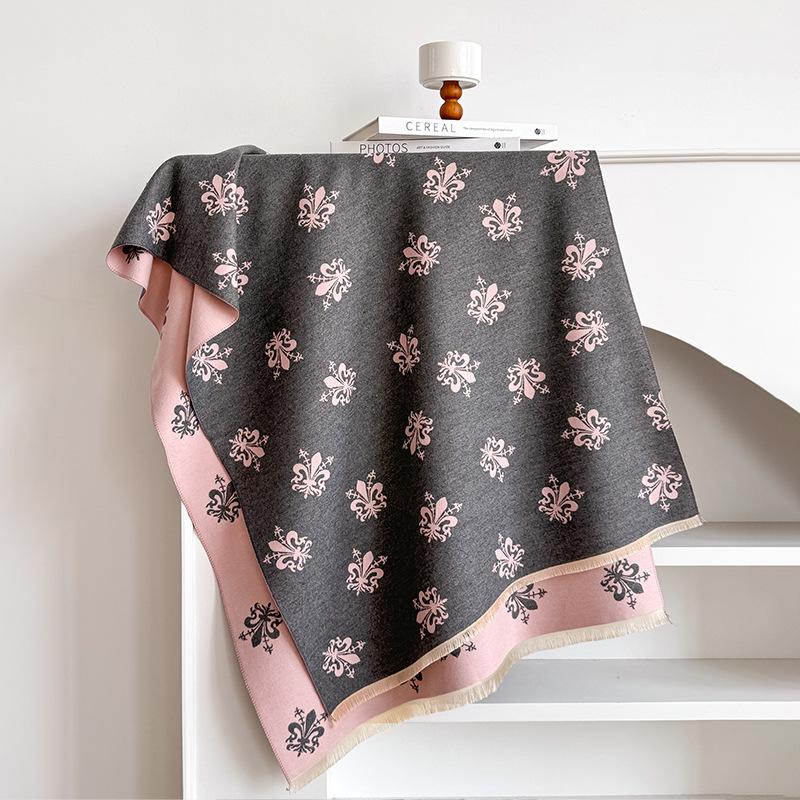 Retro butterfly high-end imitation cashmere scarf for women in autumn and winter, thickened outer layer, warm office shawl