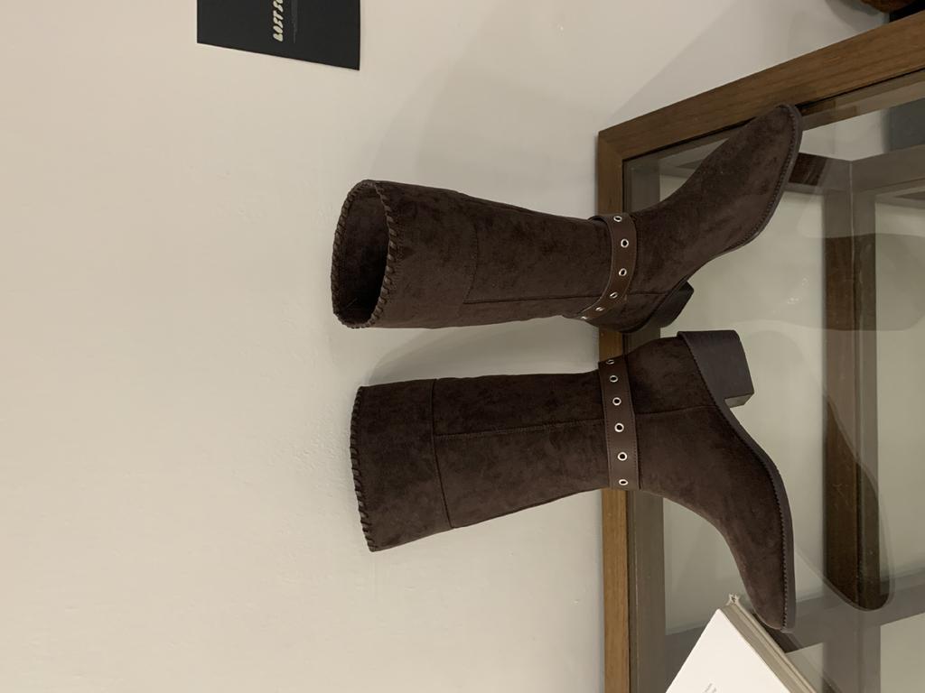 2025 Herbst und Winter neue Zwei-Wege-Damenstiefel Western-Cowboystiefel dicker Absatz Wildleder spitze Stiefel Damen Gürtelschnalle Schaft