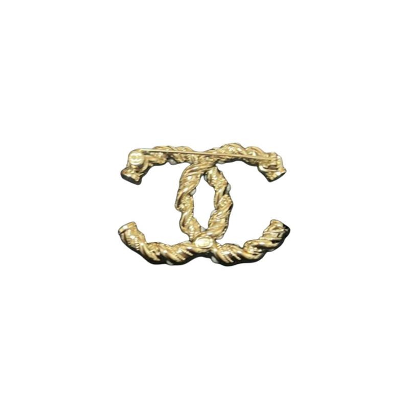CHANEL Double C Letter Logo Pink Diamond Pearl Button Brooch Men and Women Couple Style Gold