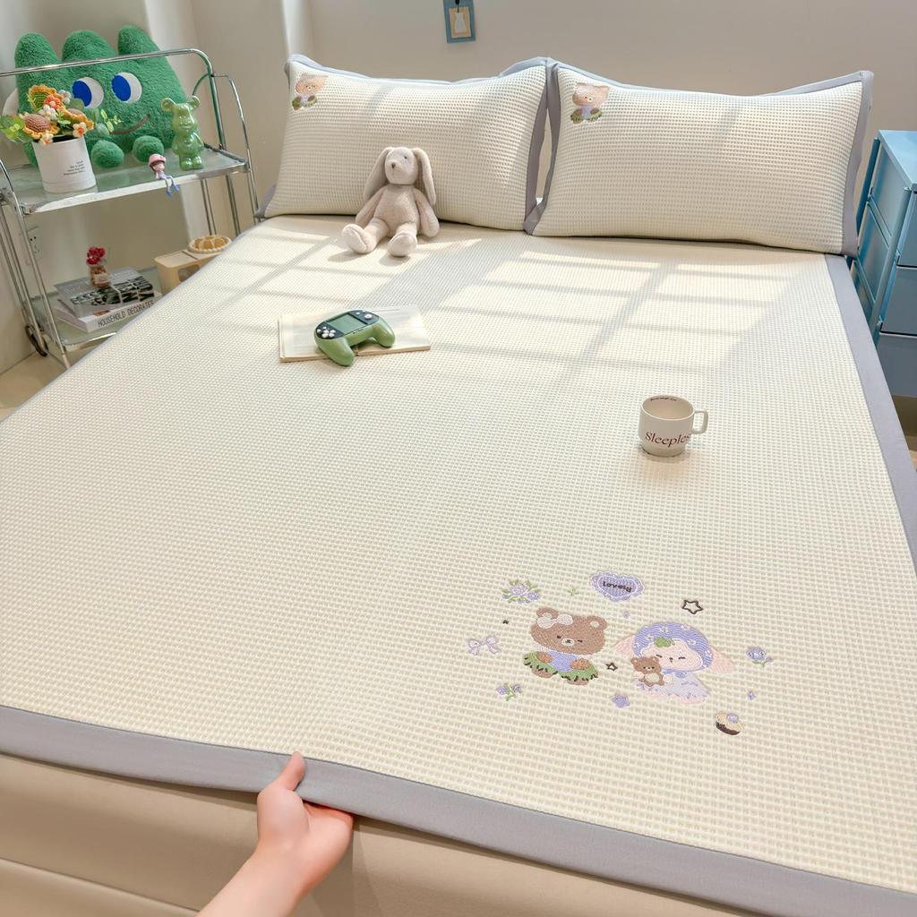 Class A Summer Cartoon Ice Bean Cooling Bed Sheet Set, Machine Washable, Breathable & Air-Conditioned, Three Pieces.