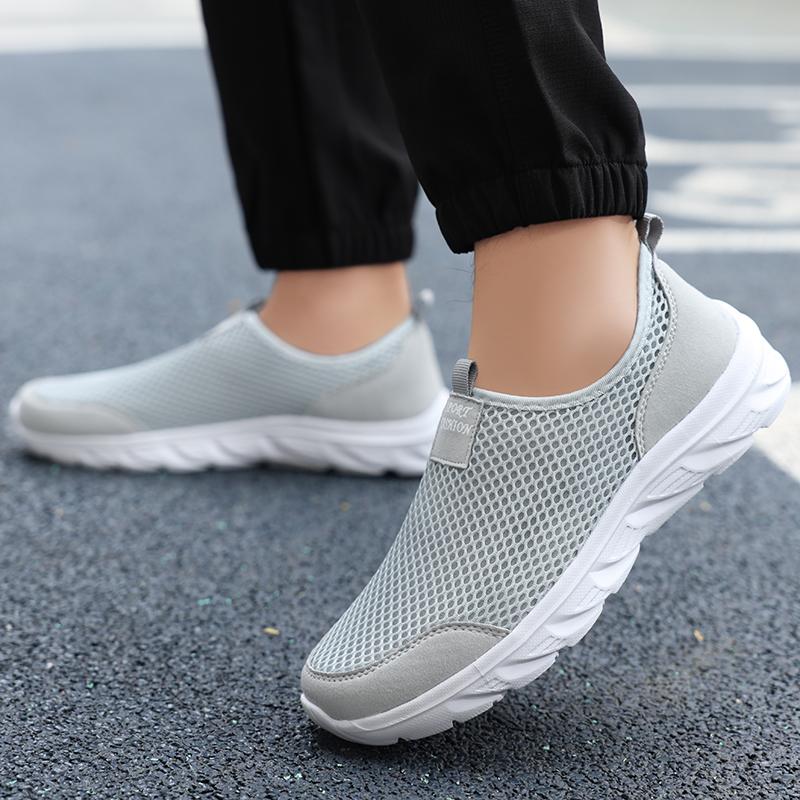 Leichte Modische Sommer-Mesh-Atmungsaktive Sneaker für Herren Übergröße 38-47 Neue Laufende Atmungsaktive Sportschuhe