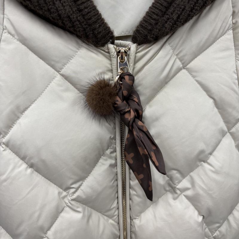 2026 European Winter White Duck Down Hooded Vest: Trendy, Loose-Fit, Plus Size Women's Fashion