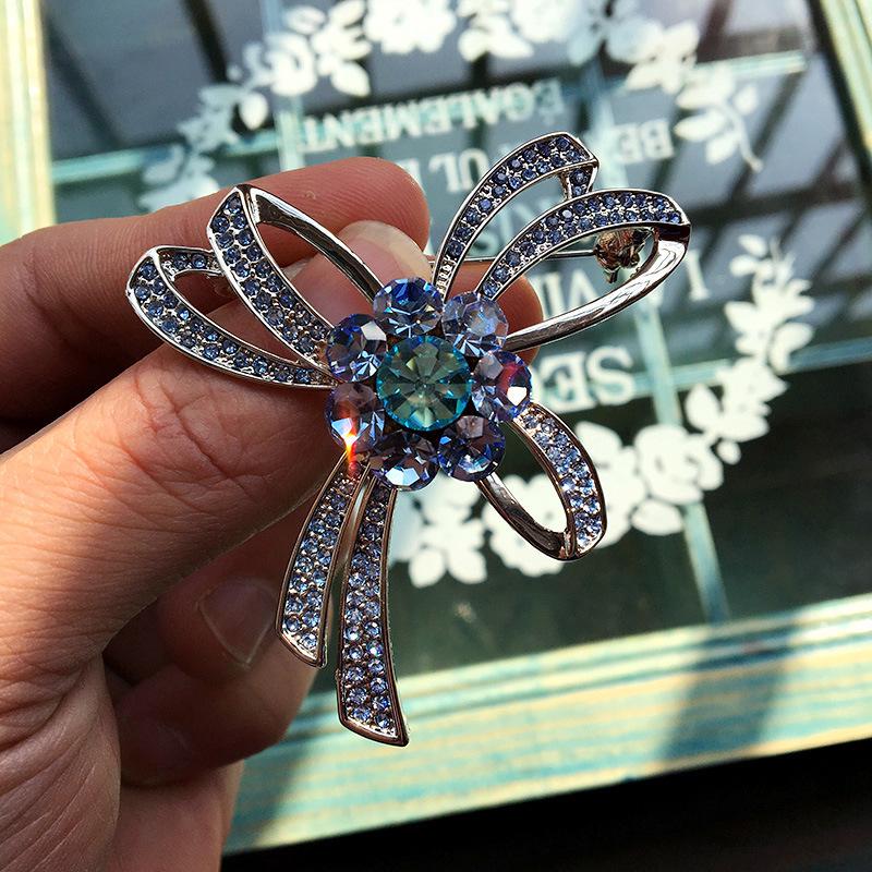 Elegant Crystal Bow Brooch for Women - European and American Style Accessories