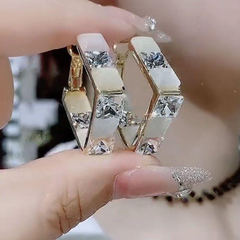 

Нишевый стиль Фантастический опал Геометрический квадратный страз Gold