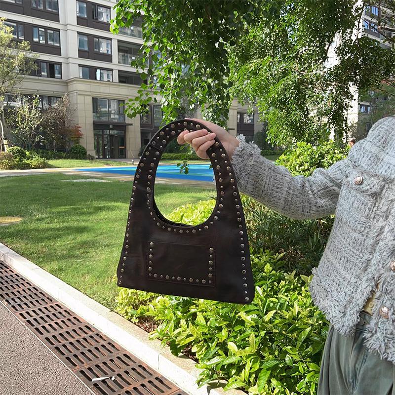 Retro Shoulder Bag with Studs On the Armpits Motorcycle-style Wasteland Bag Waxed Oil Leather Women's Bag