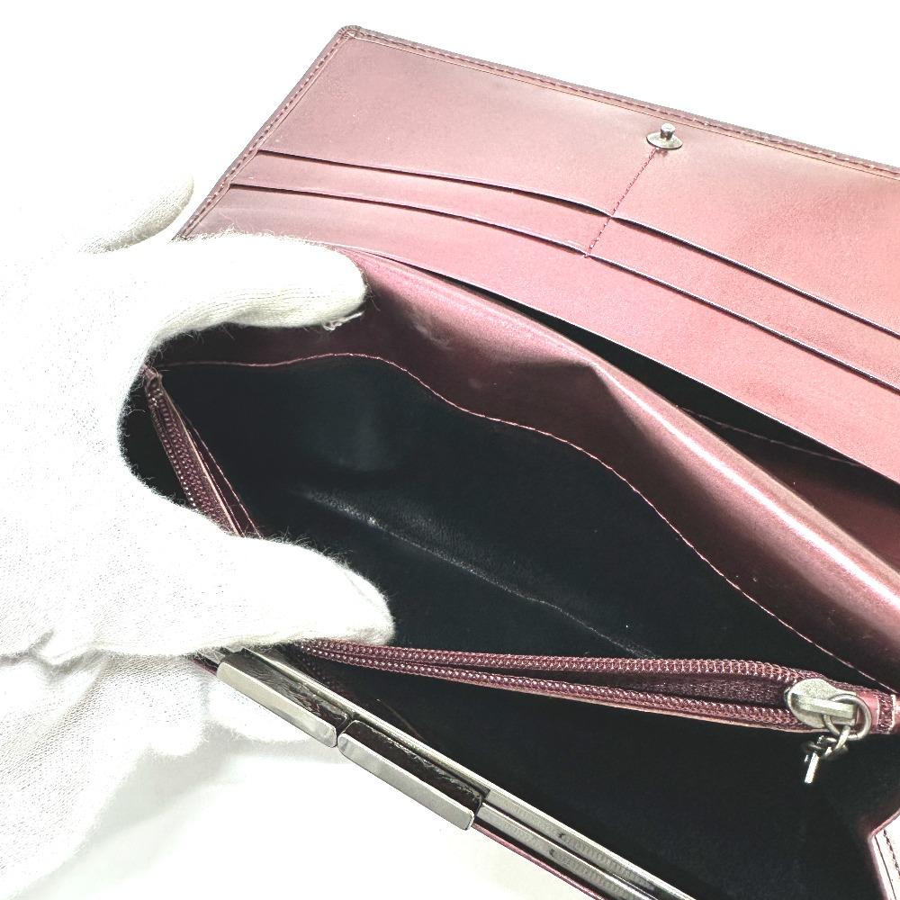 Yves Saint Laurent Carteira Longa Bifold com Fecho de Beijo com Padrão YSL por todo