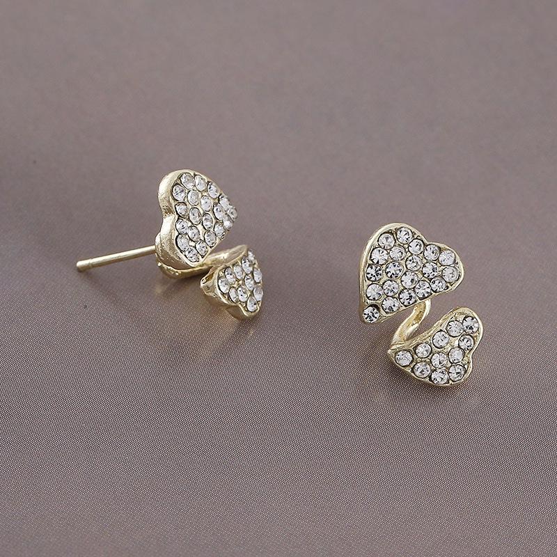 Stylish Faux Diamond Heart Stud Earrings for Women – Trendy High-End Fashion Accessory