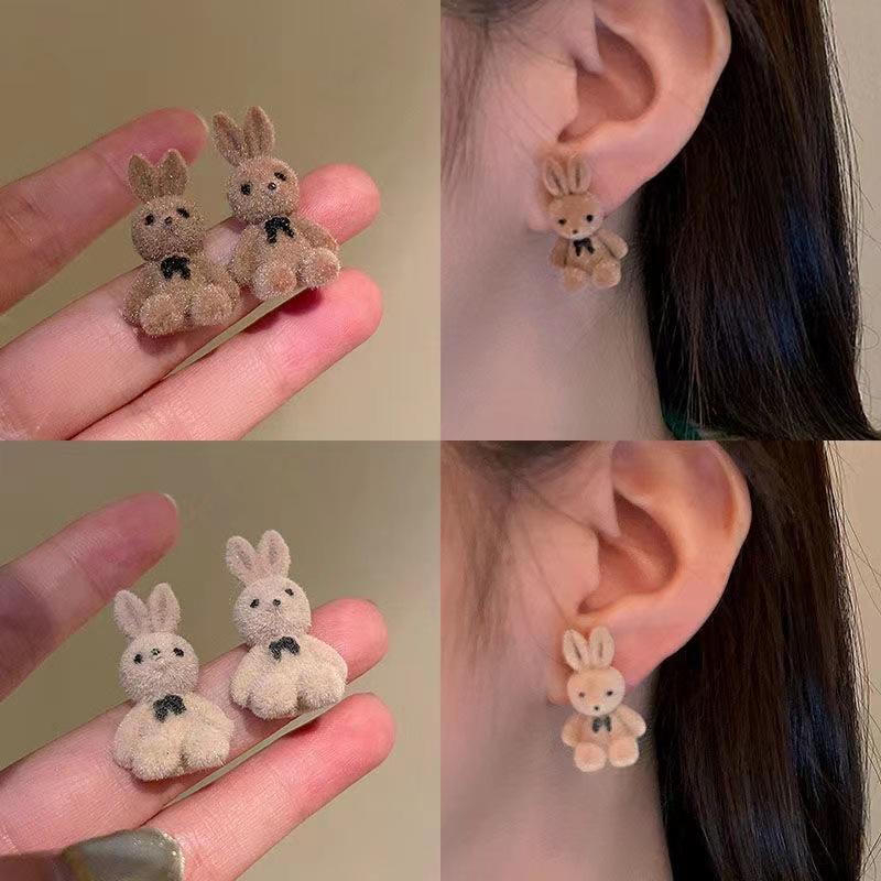 Flocking Fashion New Cute Designe Plush Rabbit Stud Earrings For Women Vintage Brown Animal Bear Earring Punk Jewelry Girls Gift