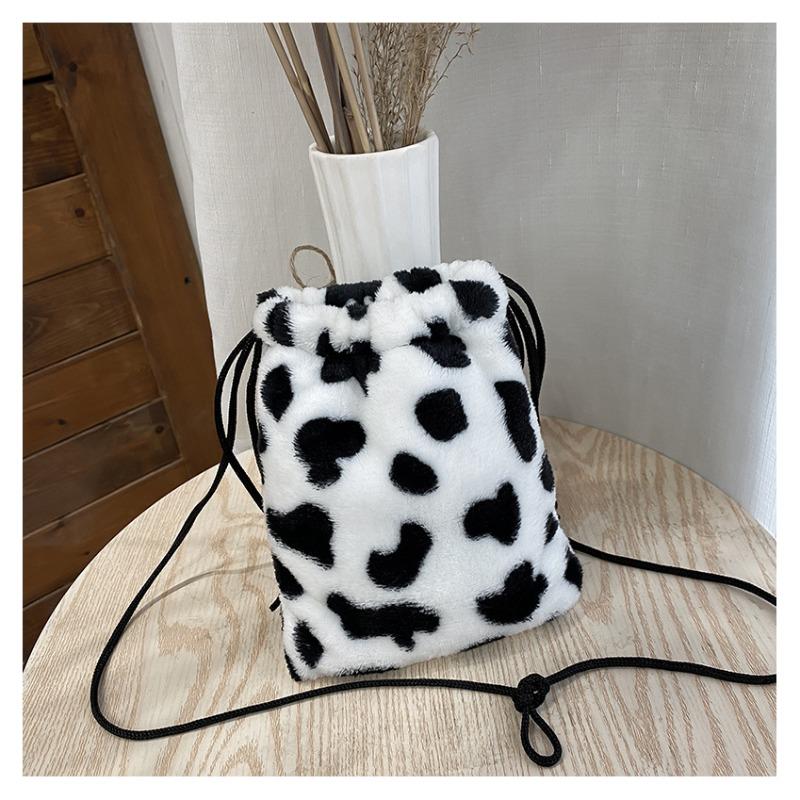 Autumn and winter women s cow pattern bag 2 autumn and winter new trendy fashion plush shoulder messenger bag