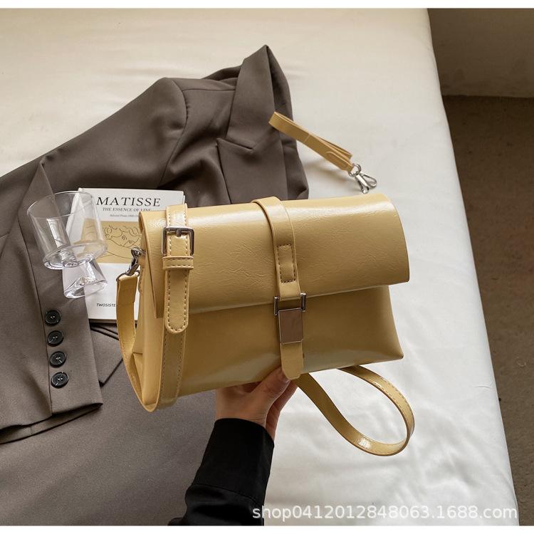 

Ретро кэжуал мода персонализированная портативная сумка-седло женская 2025 весна новый тренд сумка через плечо мессенджер для通勤 жёлтый