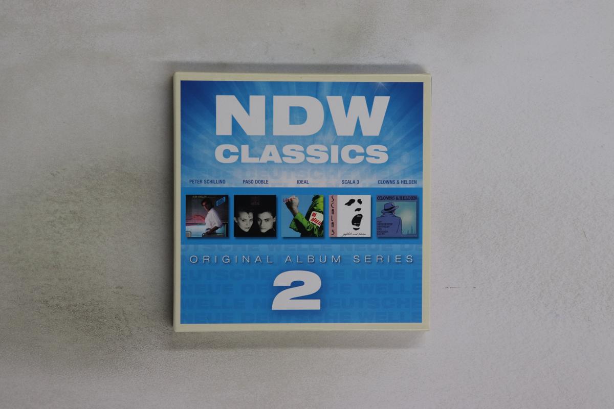 

CD VARIOUS Ndw Classics 2 8766408732158 WARNER MUSIC C 2016 Germany Rock Used