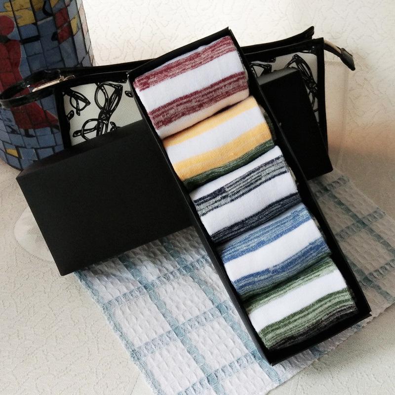 Men's Mid-Calf Jacquard Solid Color Socks - Five Pairs, Breathable & Casual for All Seasons