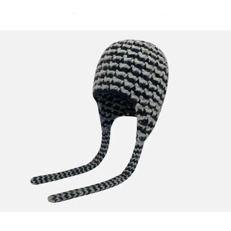 

Niche handmade thick thread woven wool cap thermal ear protection hat knitted hat pilot Lei Feng hat woman 55-60Cm [elastic] черный серый