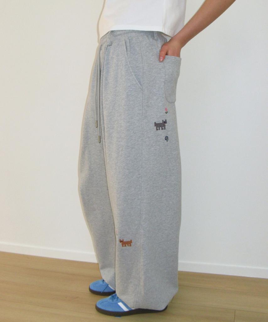 RONRON Pony Cat Embroidery Wide Sweat Pants Gray