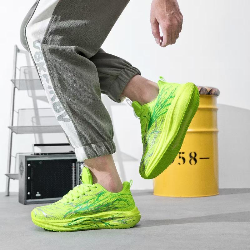 Contrasting color carbon plate shock absorption men's and women's shoes breathable, light and comfortable thick-soled youth casual sports shoes