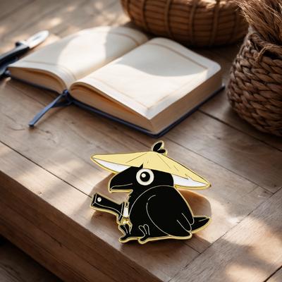 Modna, wyrafinowana przypinka do klapy w kształcie kruka z motywami kapiącej farby, kontrastowy dodatek do kostiumów na przyjęcia