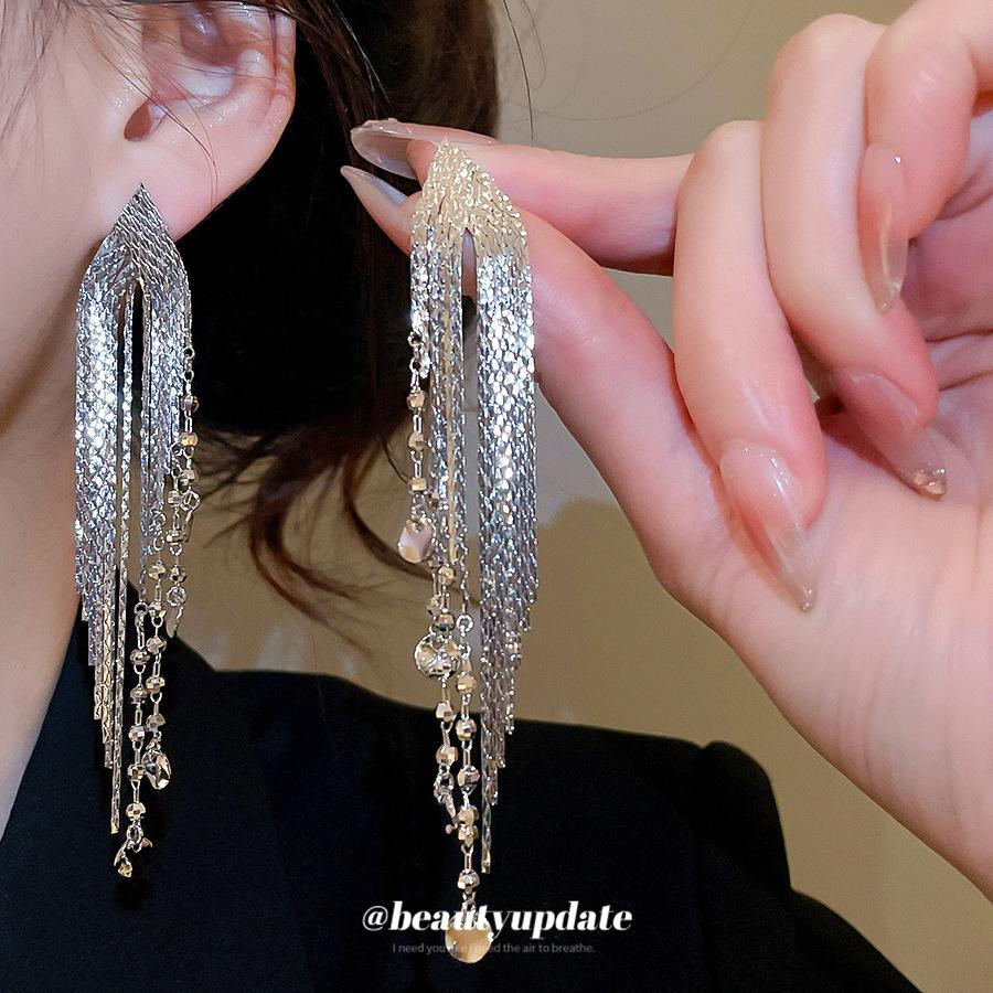 Real Gold Electroplated Silver Needle Metal Fringed Stud Earrings Light Luxury Earrings European and American Exaggerated Earrings Women