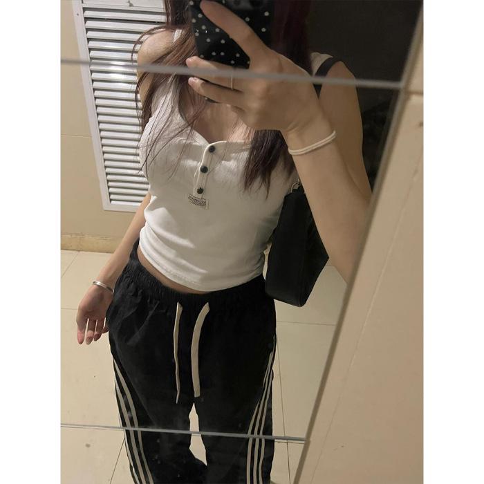 

Хлопковая майка в стиле французский шик Spicy Girl: Летний кроп-топ на пуговицах Small белый